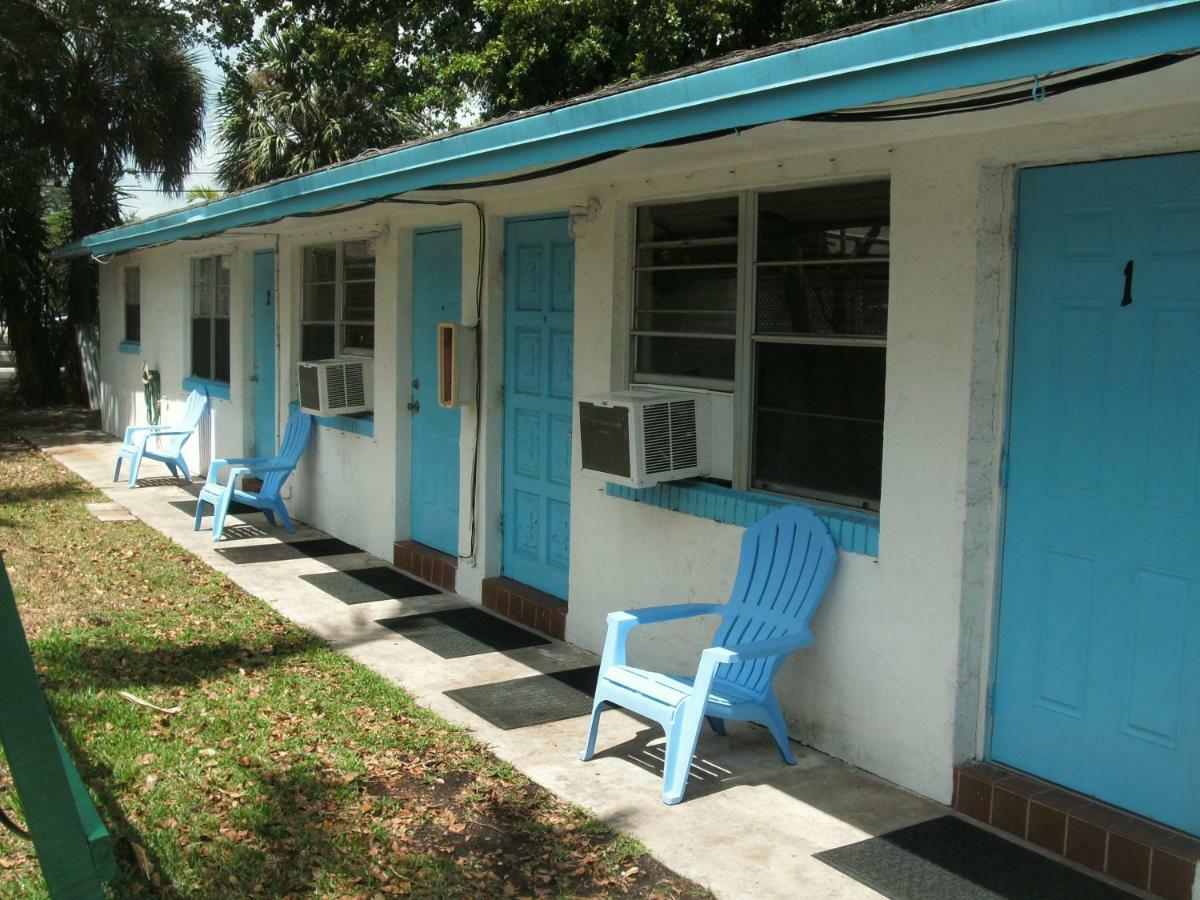 Newly Furnished Large Clean Quiet Private Unit Lägenhet Fort Lauderdale Exteriör bild
