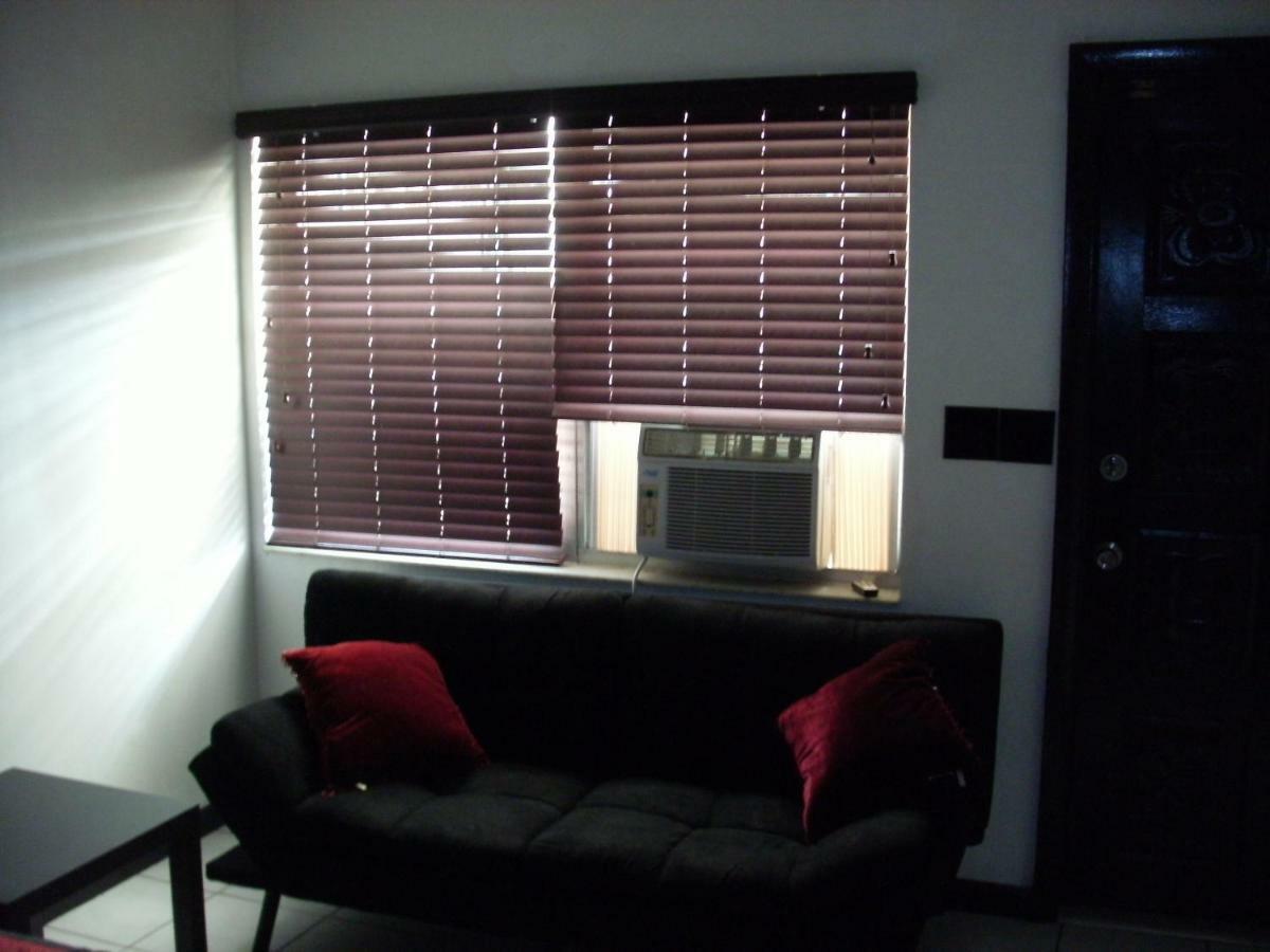Newly Furnished Large Clean Quiet Private Unit Lägenhet Fort Lauderdale Exteriör bild